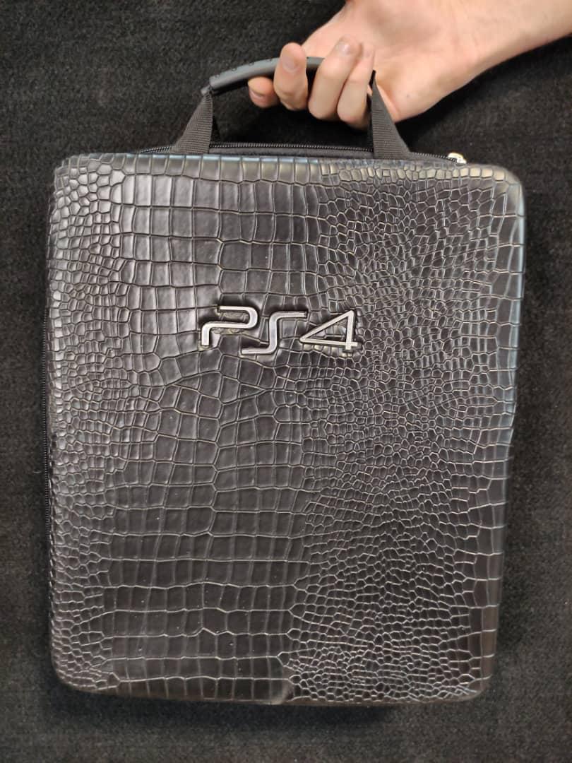 خرید کیف حمل کنسول PS4 مدل پوست ماری